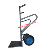 انبارها و مراکز توزیع فروشگاهها و مغازهها کارخانهها و کارگاهها پروژههای ساختمانی و هر مکانی که نیاز به جابجایی آسان و ایمن بارهای سنگین دارید!